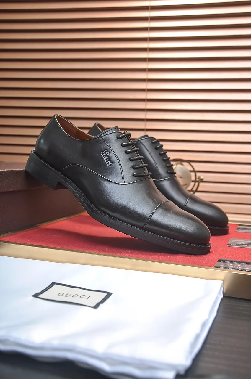 Men's shoes💰440💶Italy's top luxury men's shoe giant [GUCCI] (cowhide lining) has a new arrival🍃Original European style🔰 Pleasant to the eye😍In order to make the shoes more durable and non-deformable🌀The production continues to follow traditional methods but there is still no lack of innovation💪The original cowhide is chosen for the leather♻️ Smooth, natural and extra bright⭐Made of imported cowhide The rich man’s first choice 38-45 (45 customized)